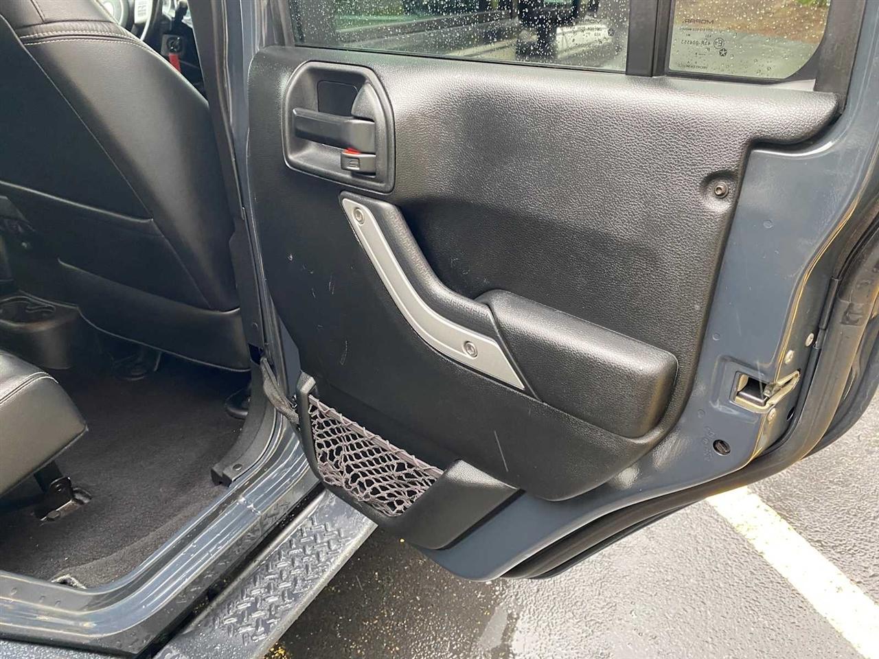 Jeep Wrangler Unlimited Sahara 4WD 2017