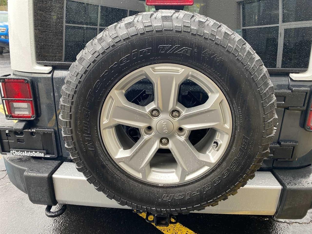 Jeep Wrangler Unlimited Sahara 4WD 2017