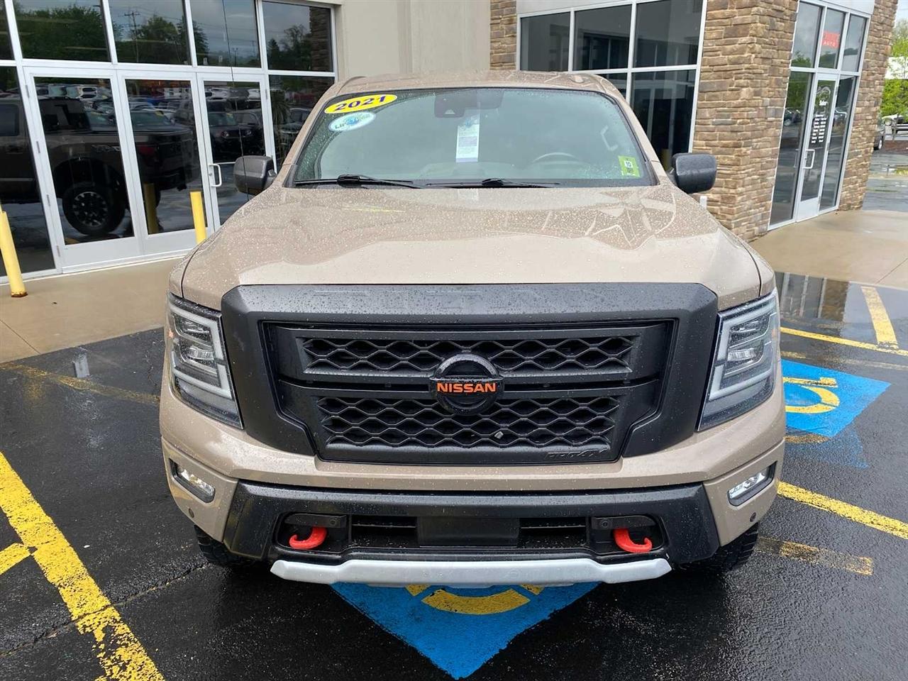 Nissan Titan PRO-4X Crew Cab 4WD 2021