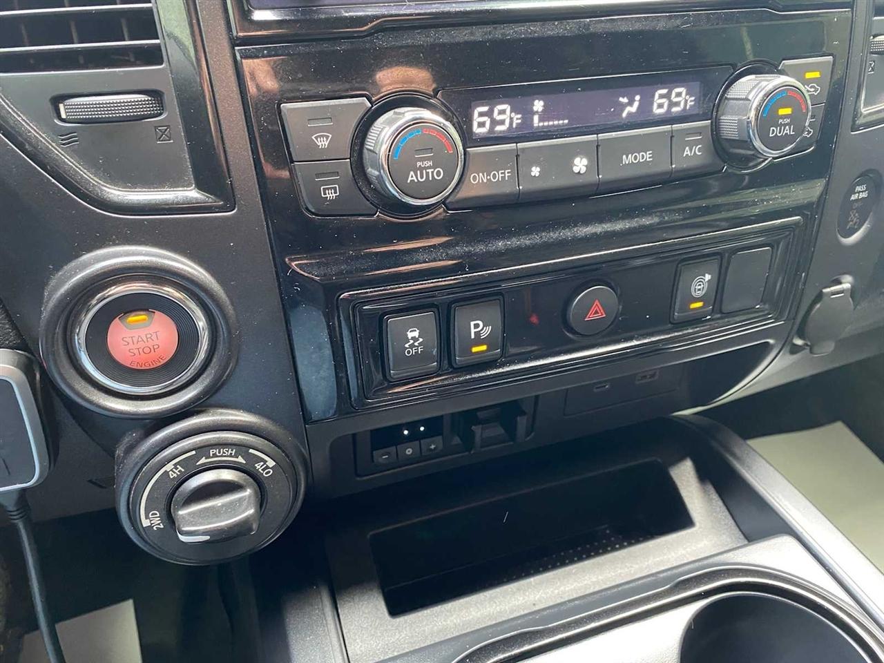 Nissan Titan PRO-4X Crew Cab 4WD 2021