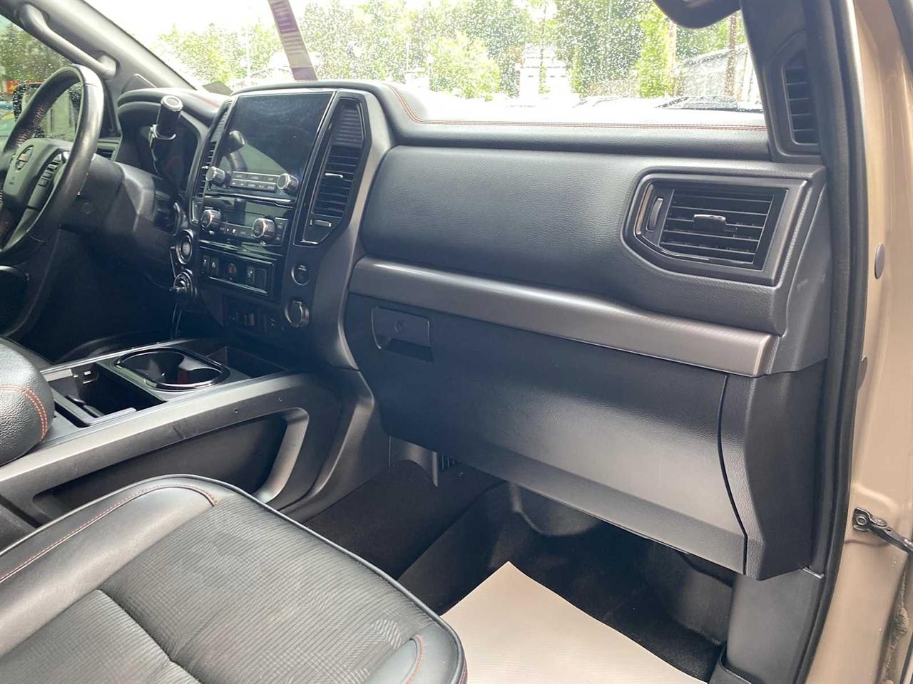 Nissan Titan PRO-4X Crew Cab 4WD 2021