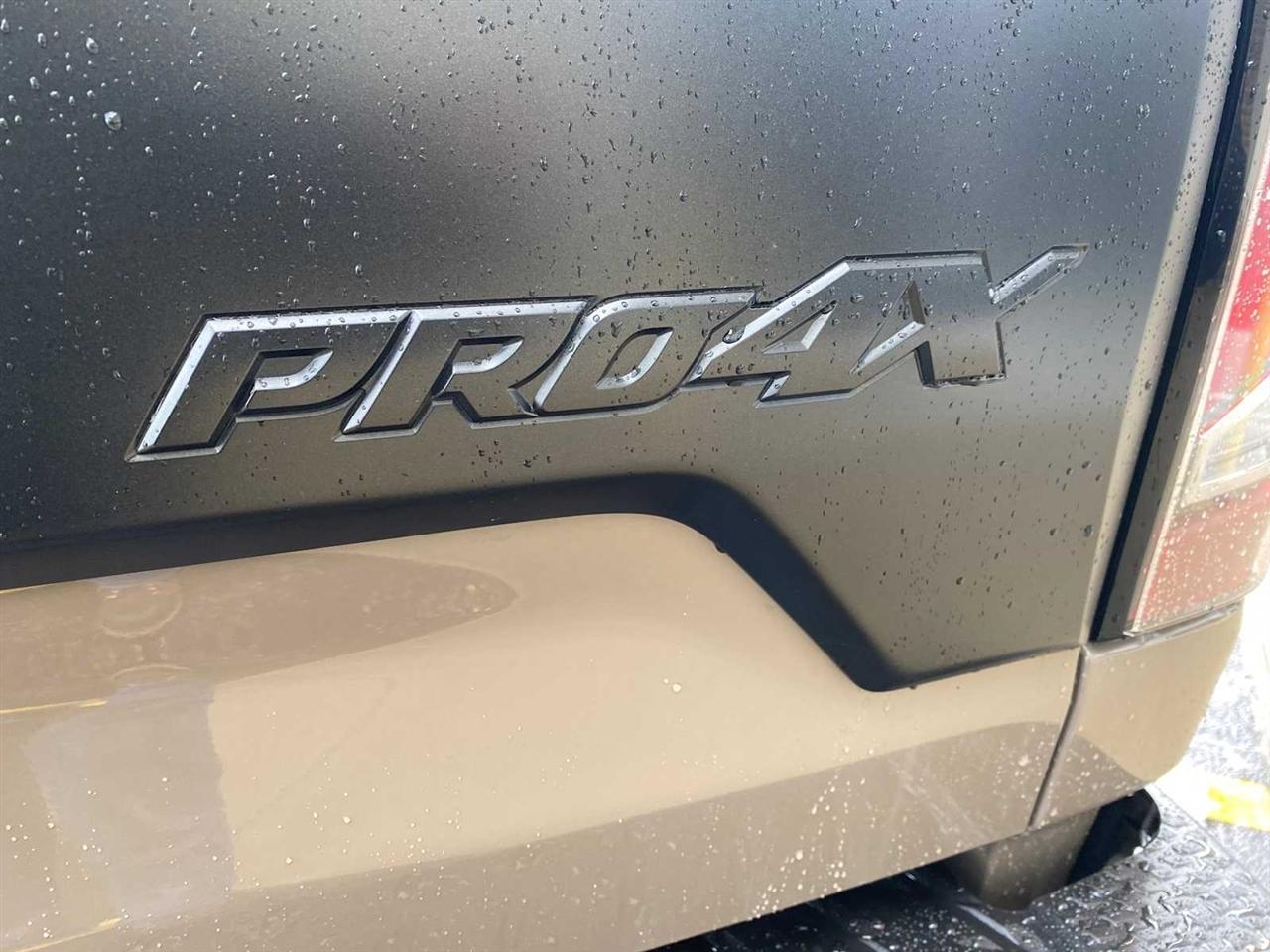 Nissan Titan PRO-4X Crew Cab 4WD 2021