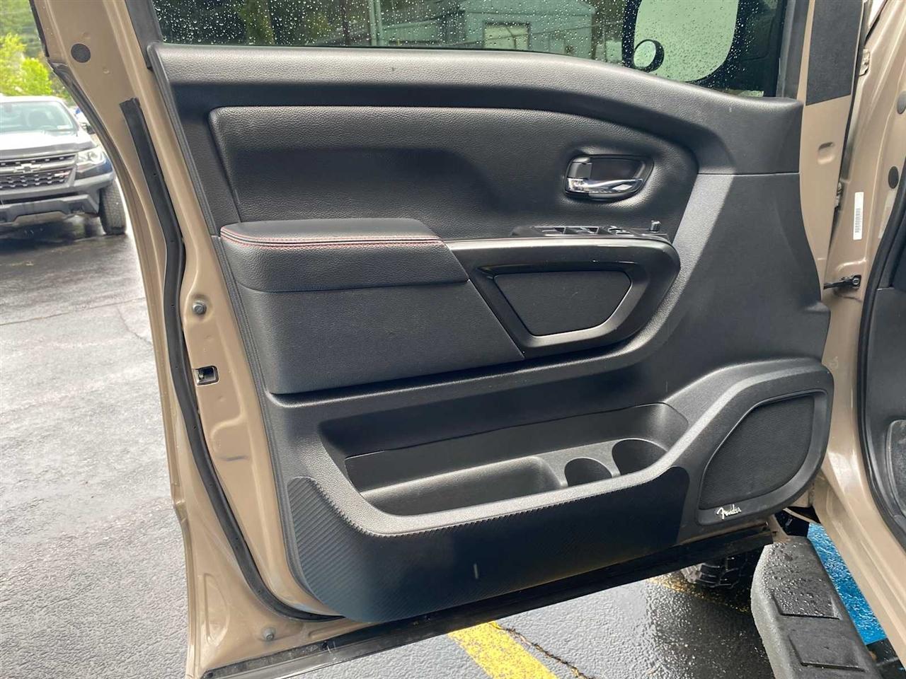 Nissan Titan PRO-4X Crew Cab 4WD 2021