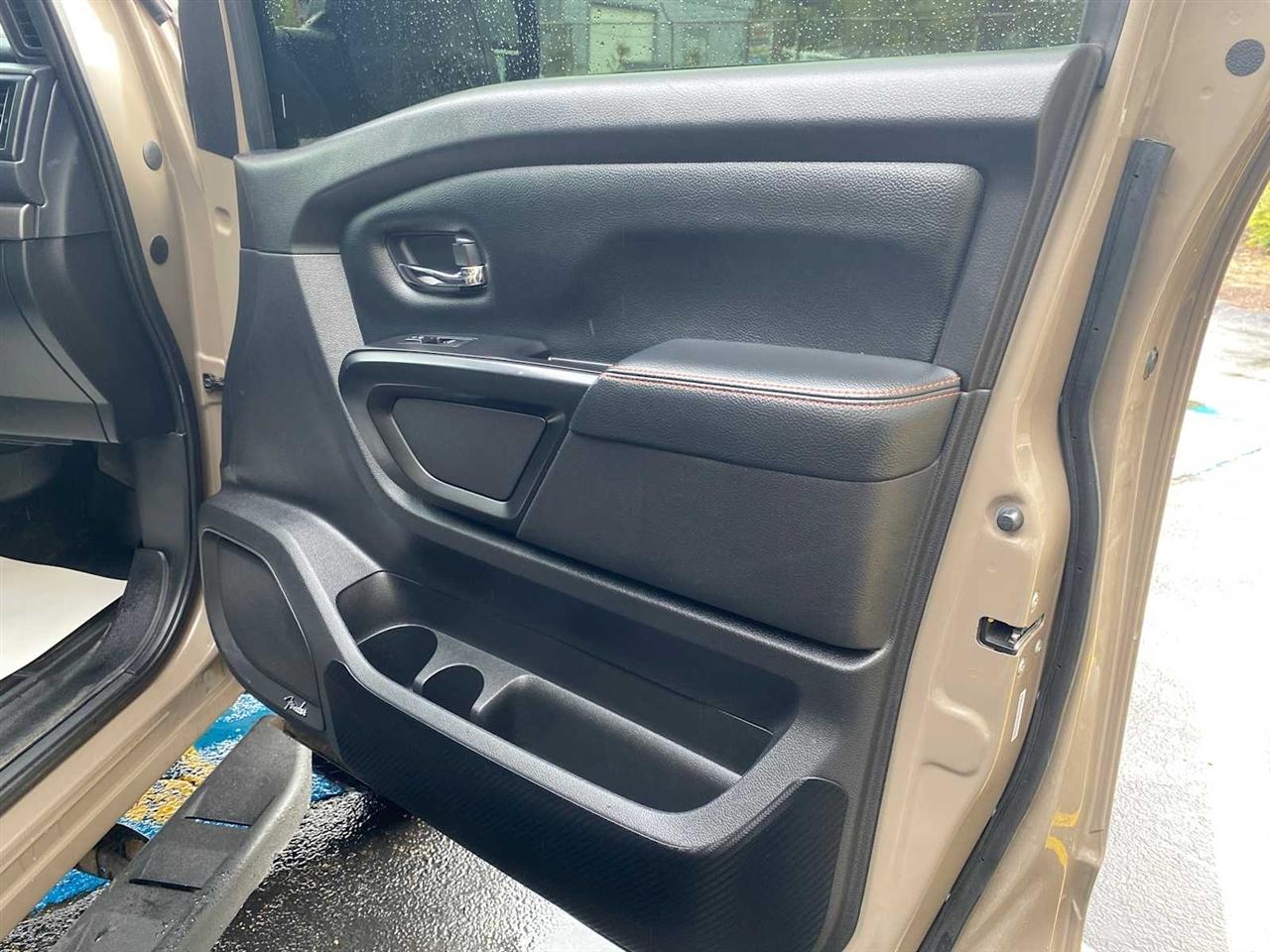 Nissan Titan PRO-4X Crew Cab 4WD 2021