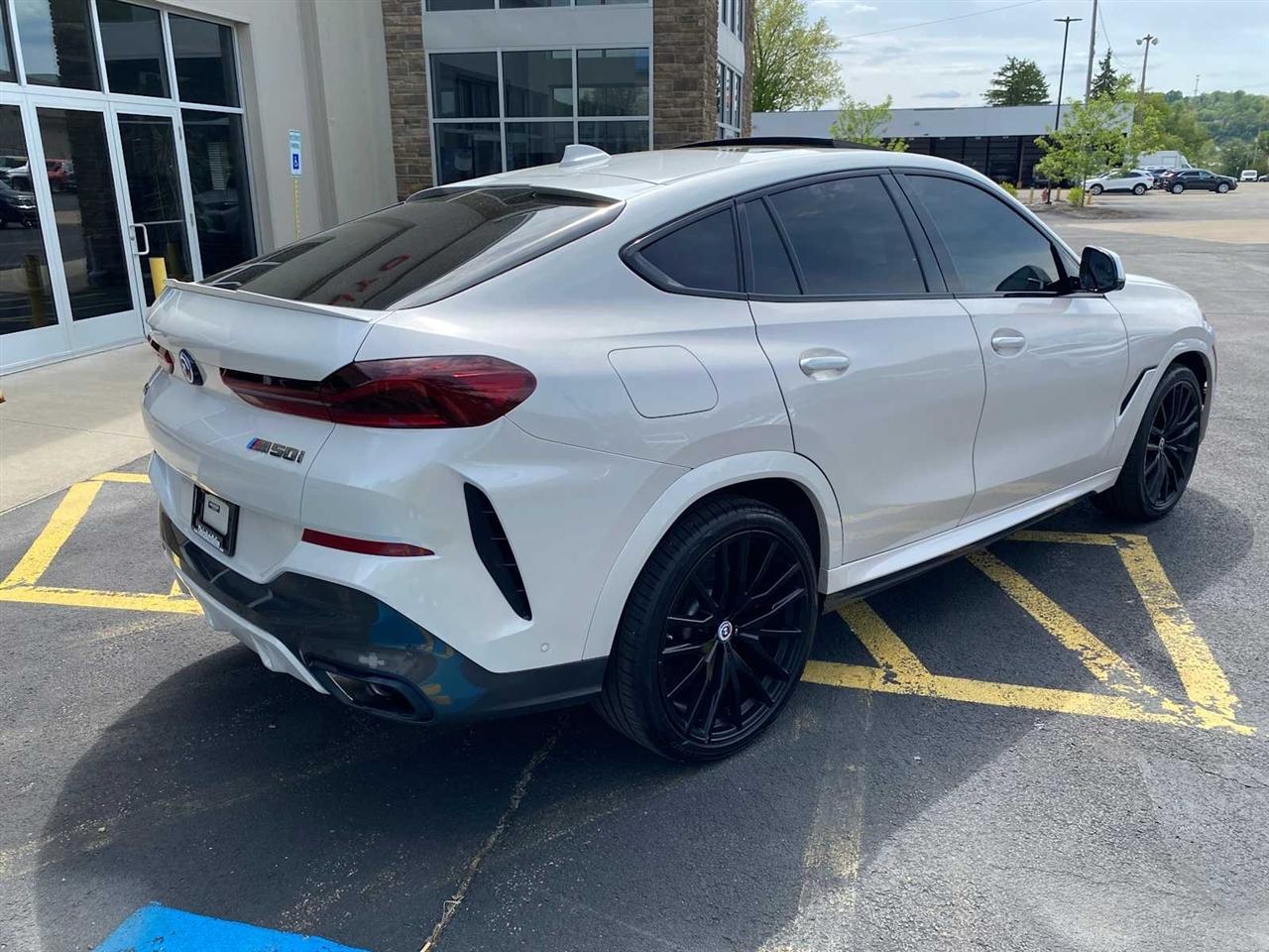 BMW X6 M50i 2023