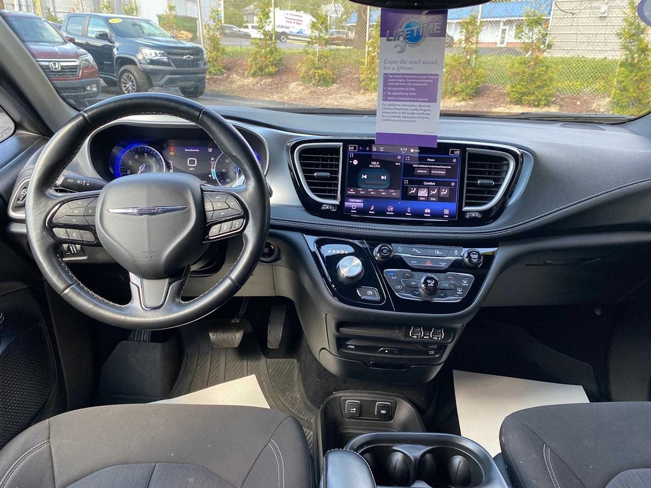 Chrysler Pacifica Touring 2021