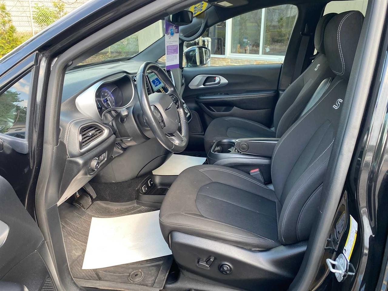 Chrysler Pacifica Touring 2021