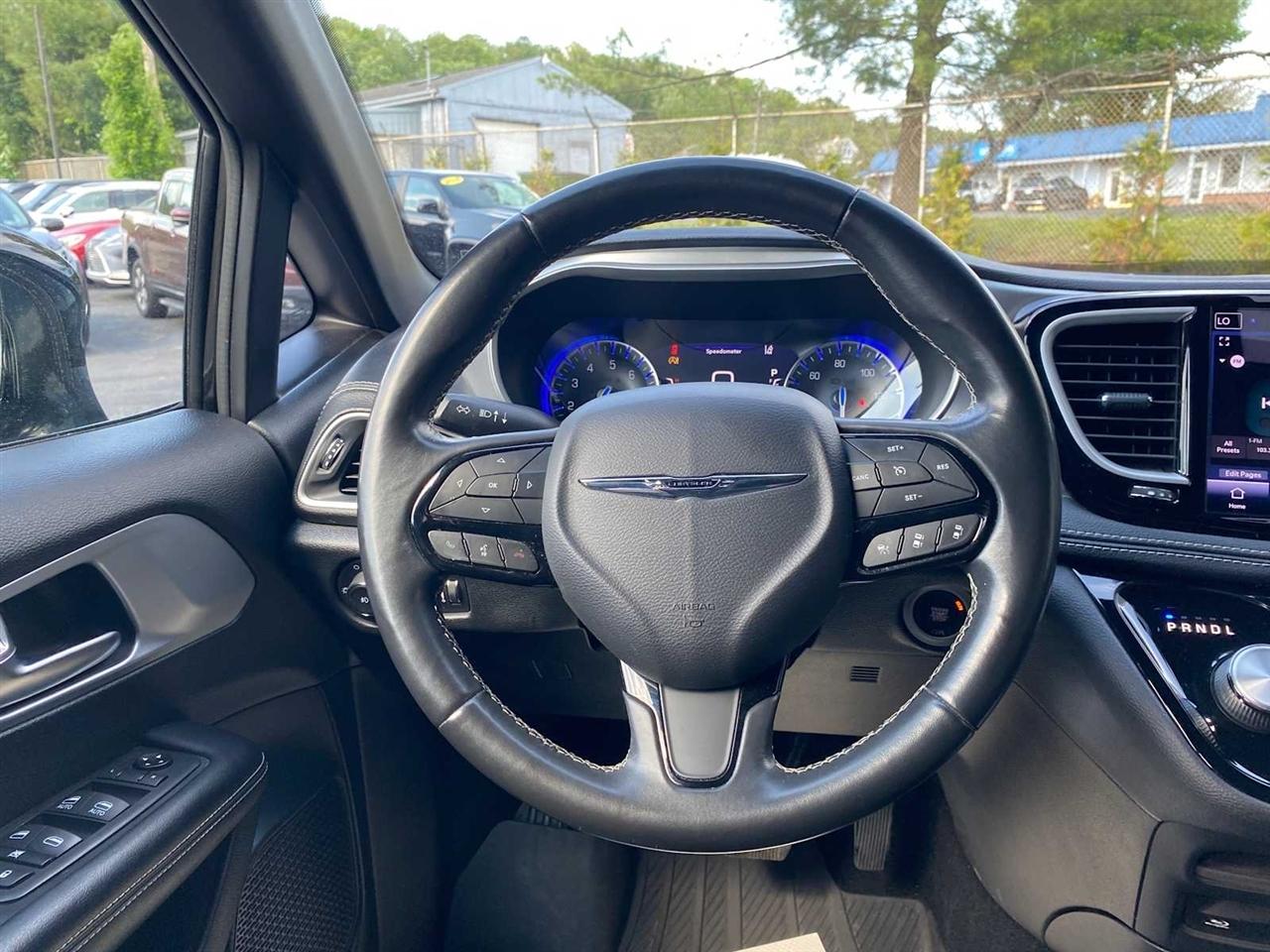 Chrysler Pacifica Touring 2021
