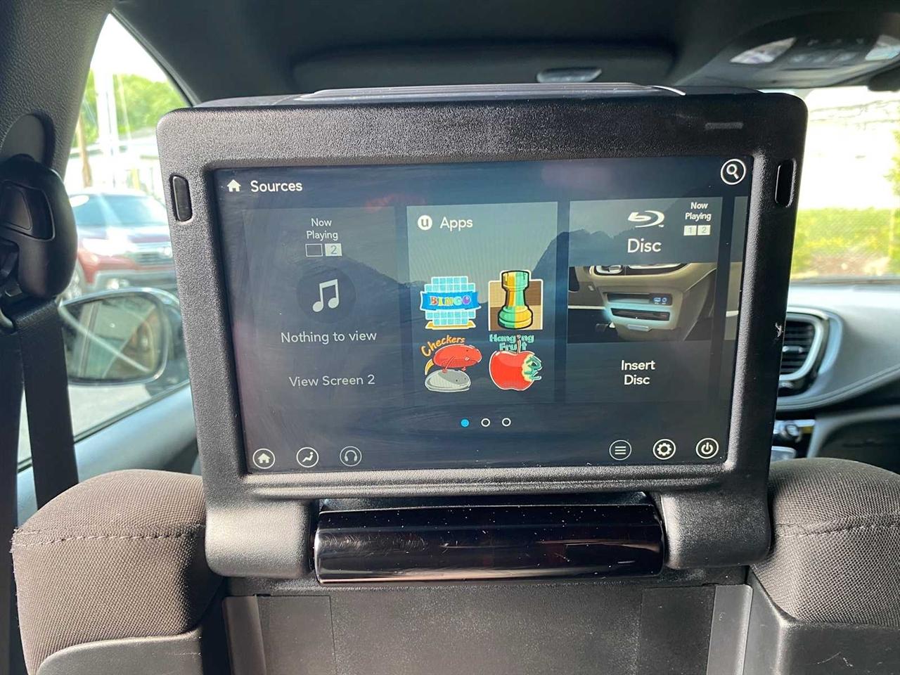 Chrysler Pacifica Touring 2021