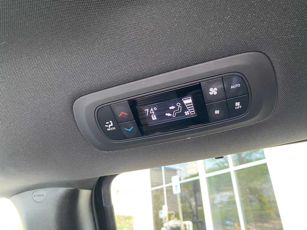 Chrysler Pacifica Touring 2021