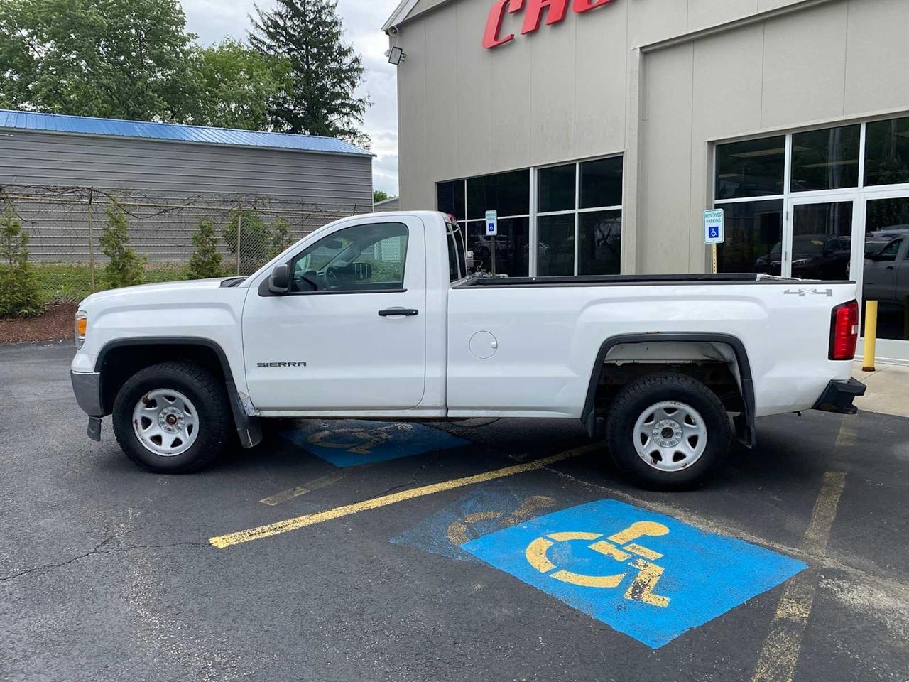 GMC Sierra 1500 Base Long Box 4WD 2015
