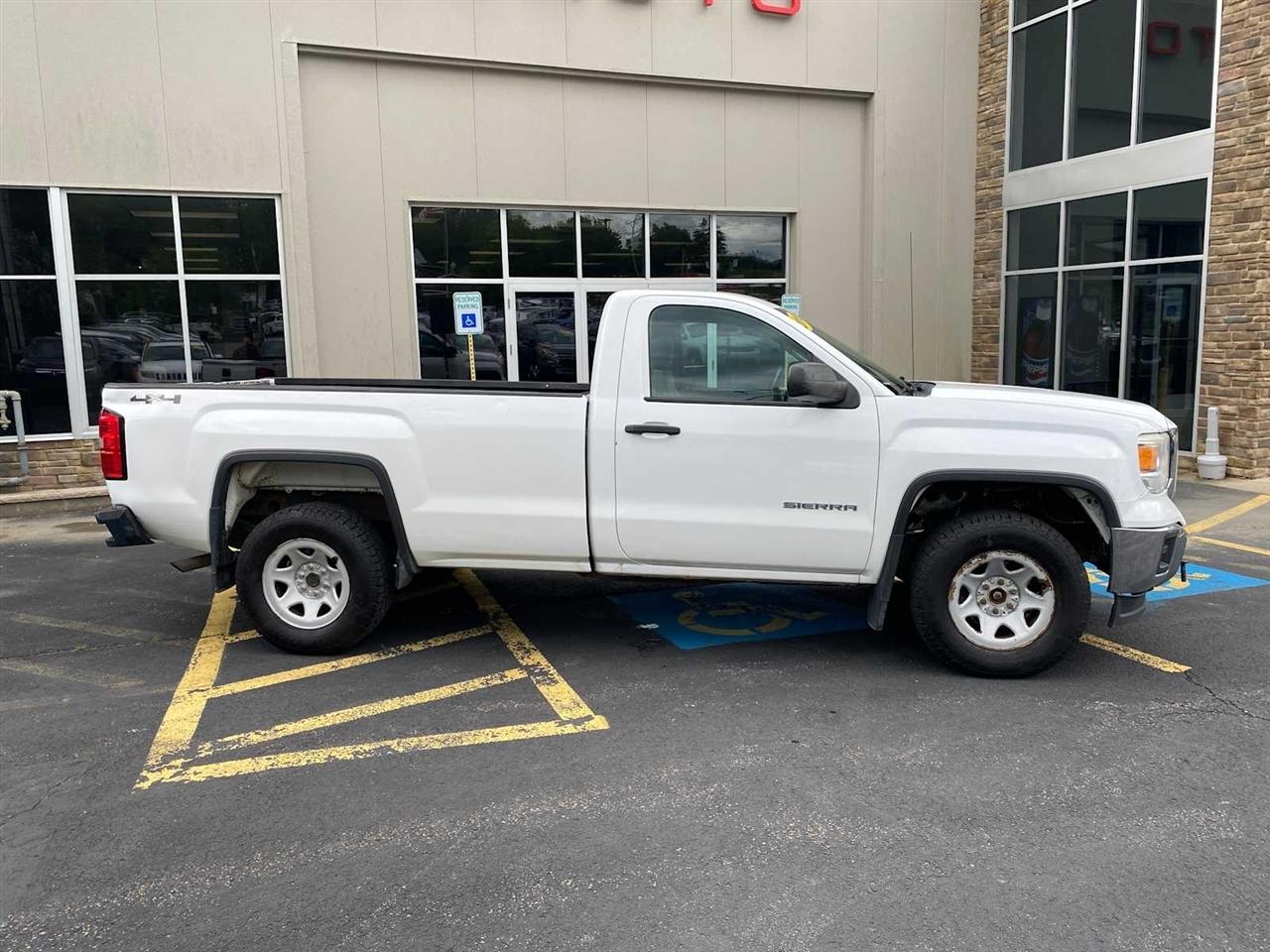 GMC Sierra 1500 Base Long Box 4WD 2015