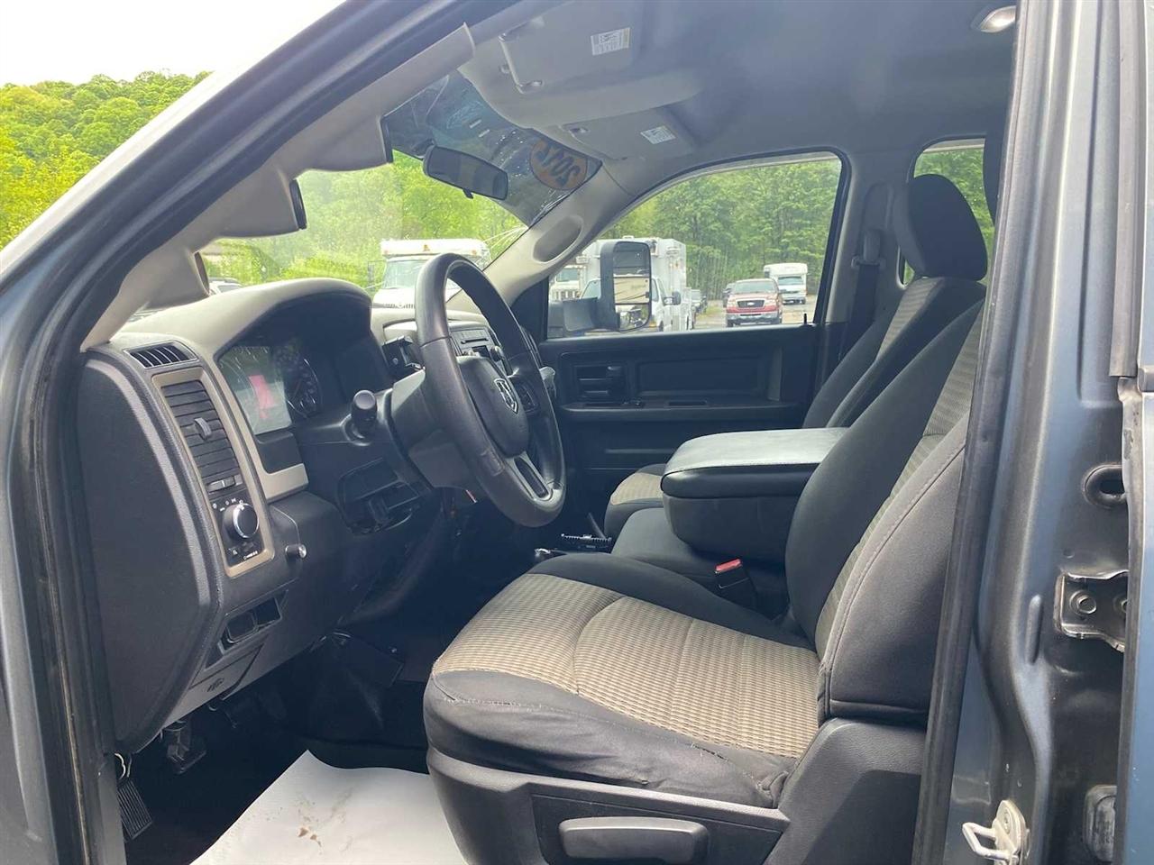 RAM 2500 ST Crew Cab SWB 4WD 2012