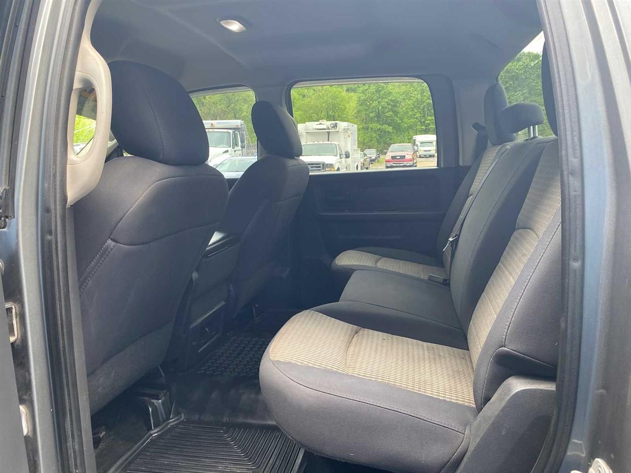 RAM 2500 ST Crew Cab SWB 4WD 2012