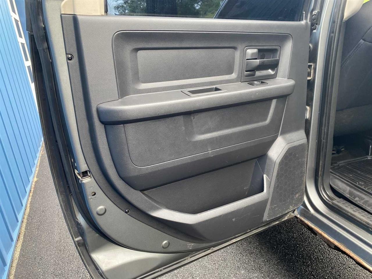 RAM 2500 ST Crew Cab SWB 4WD 2012