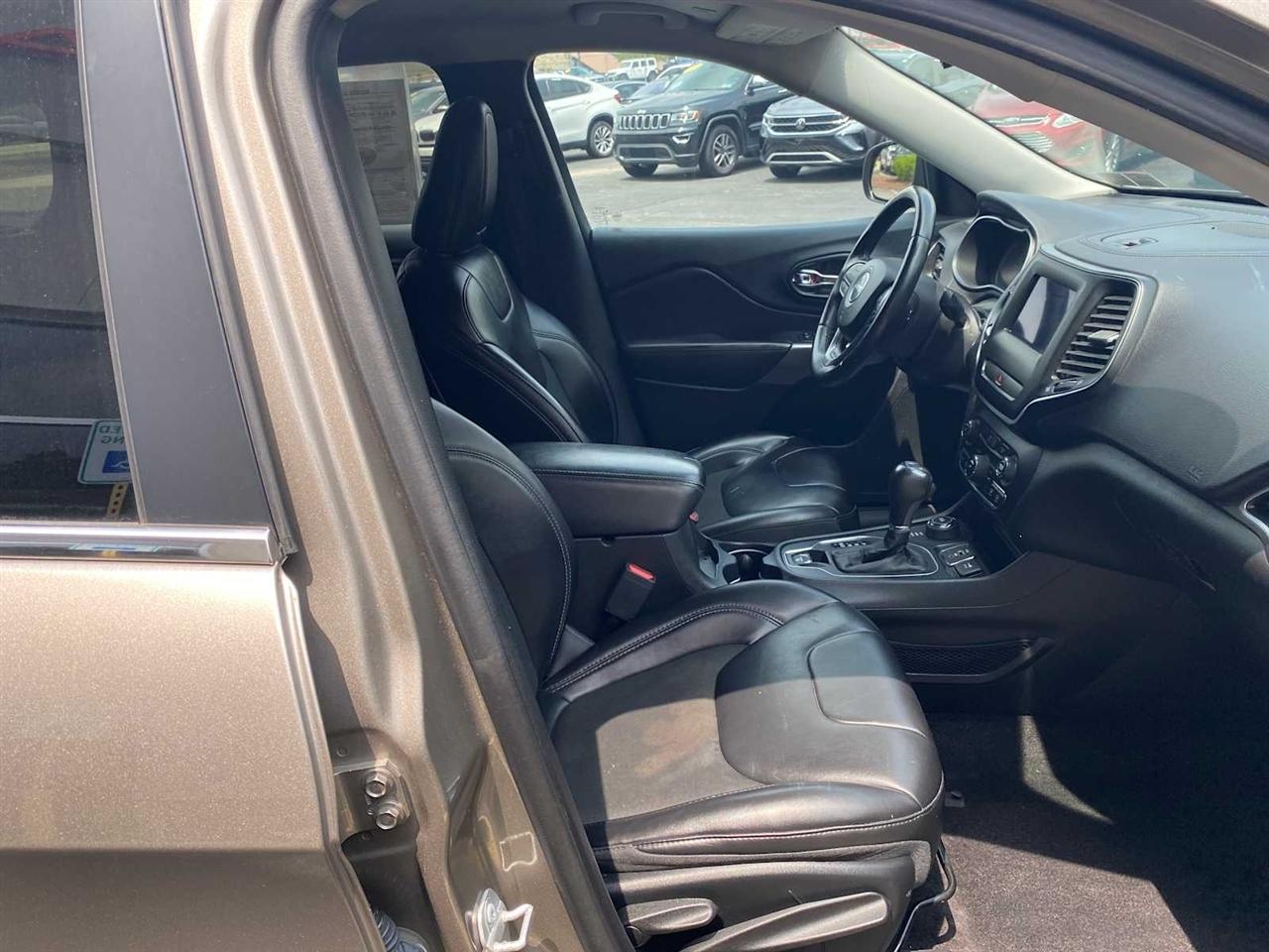 Jeep Cherokee Latitude Plus 4WD 2019
