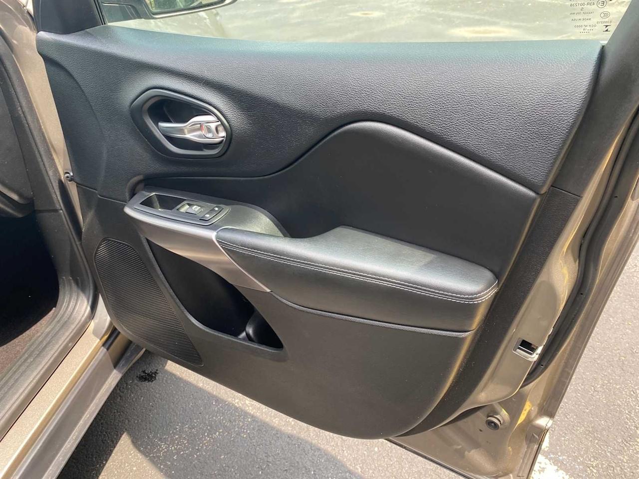 Jeep Cherokee Latitude Plus 4WD 2019