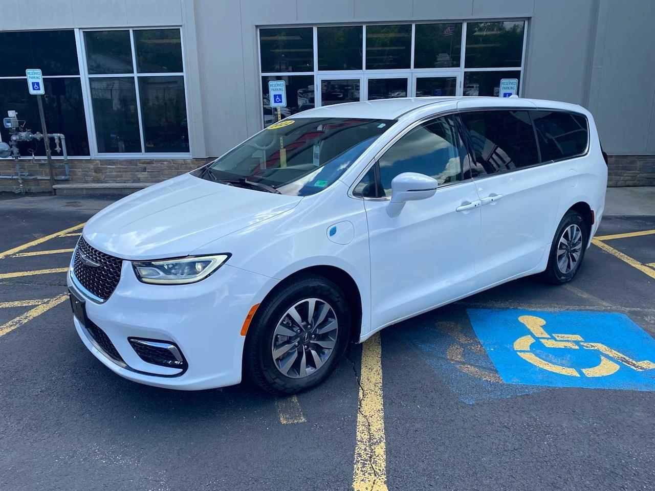 Chrysler Pacifica Hybrid Touring L 2022