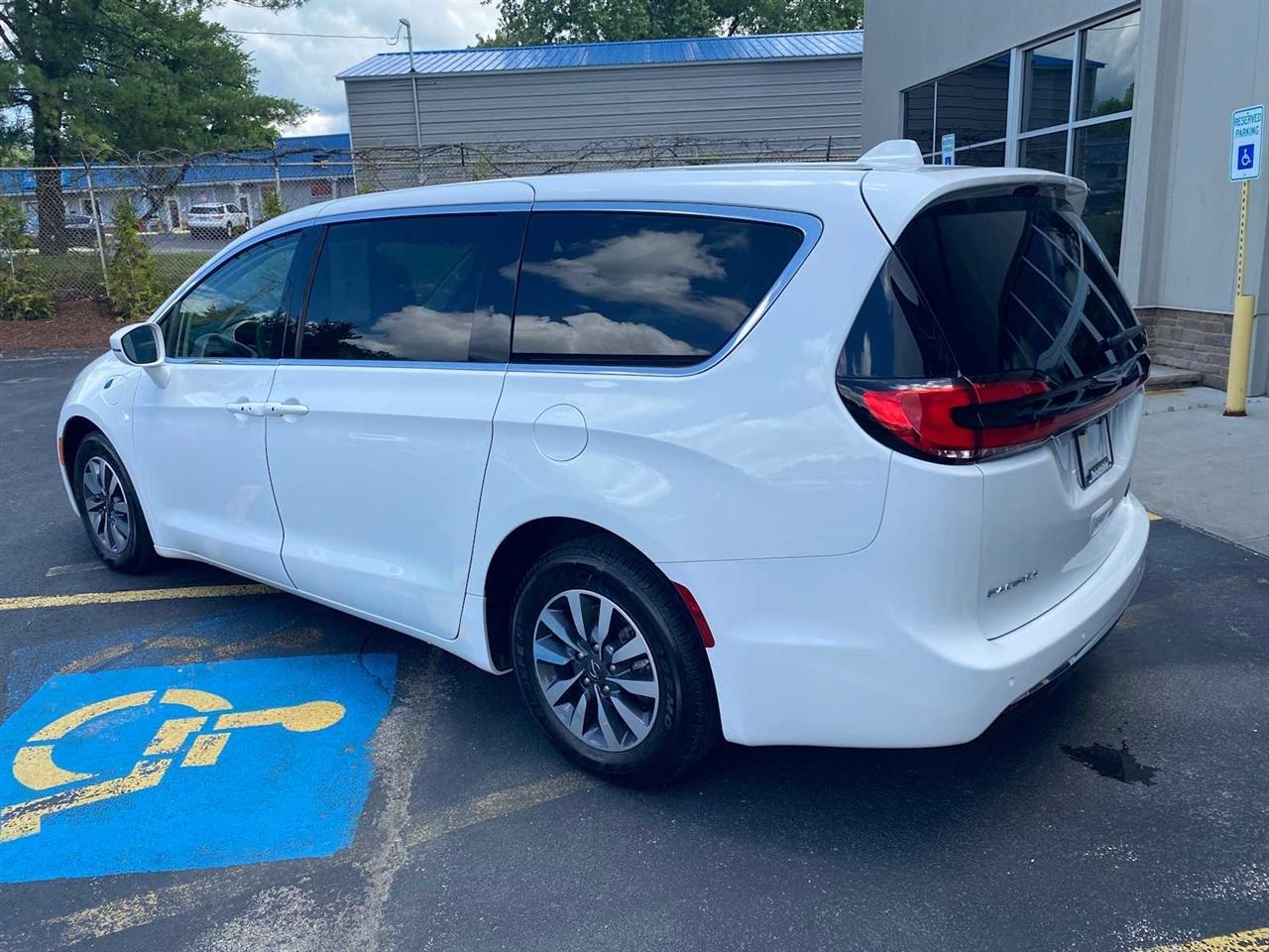 Chrysler Pacifica Hybrid Touring L 2022