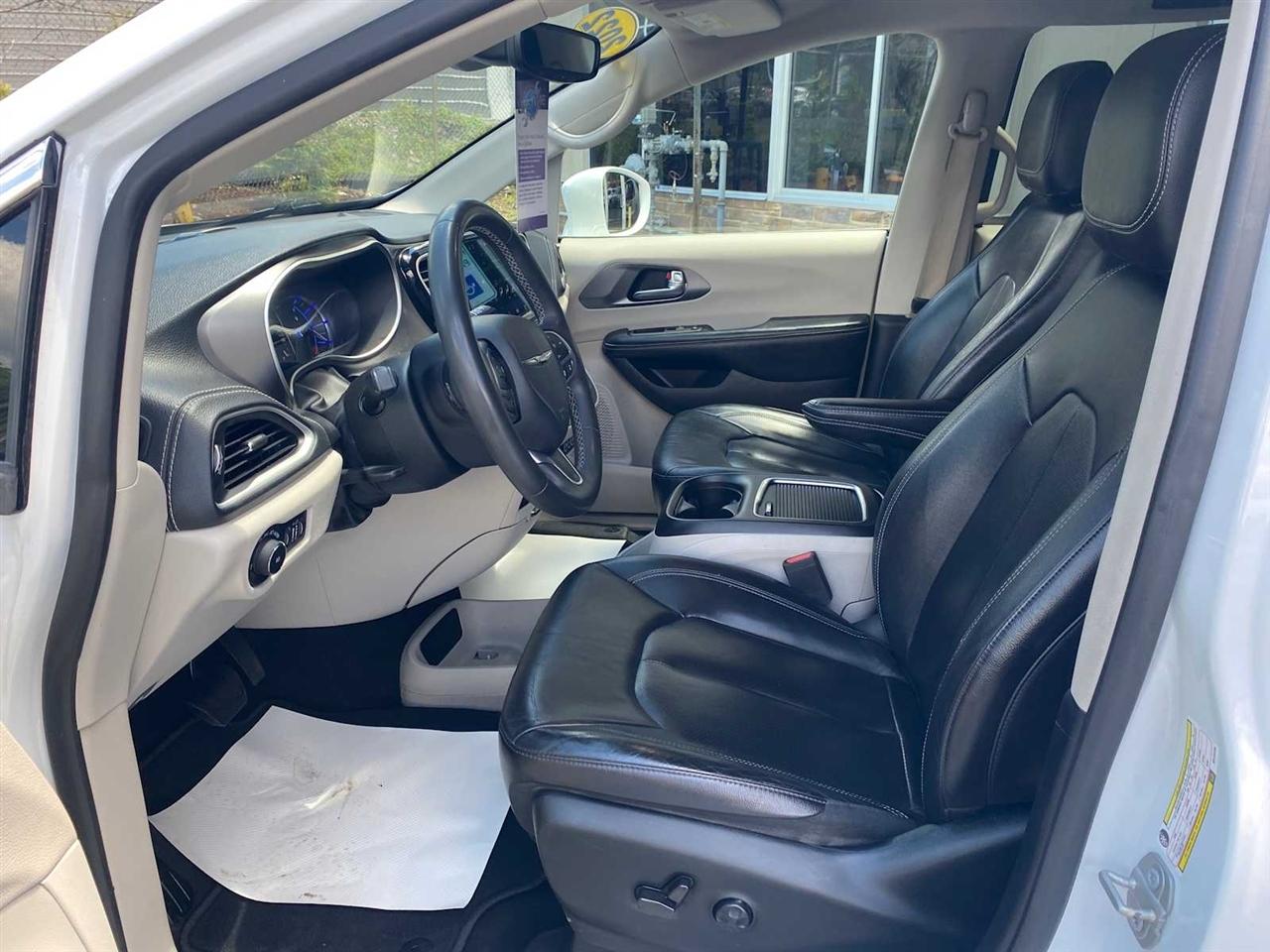 Chrysler Pacifica Hybrid Touring L 2022