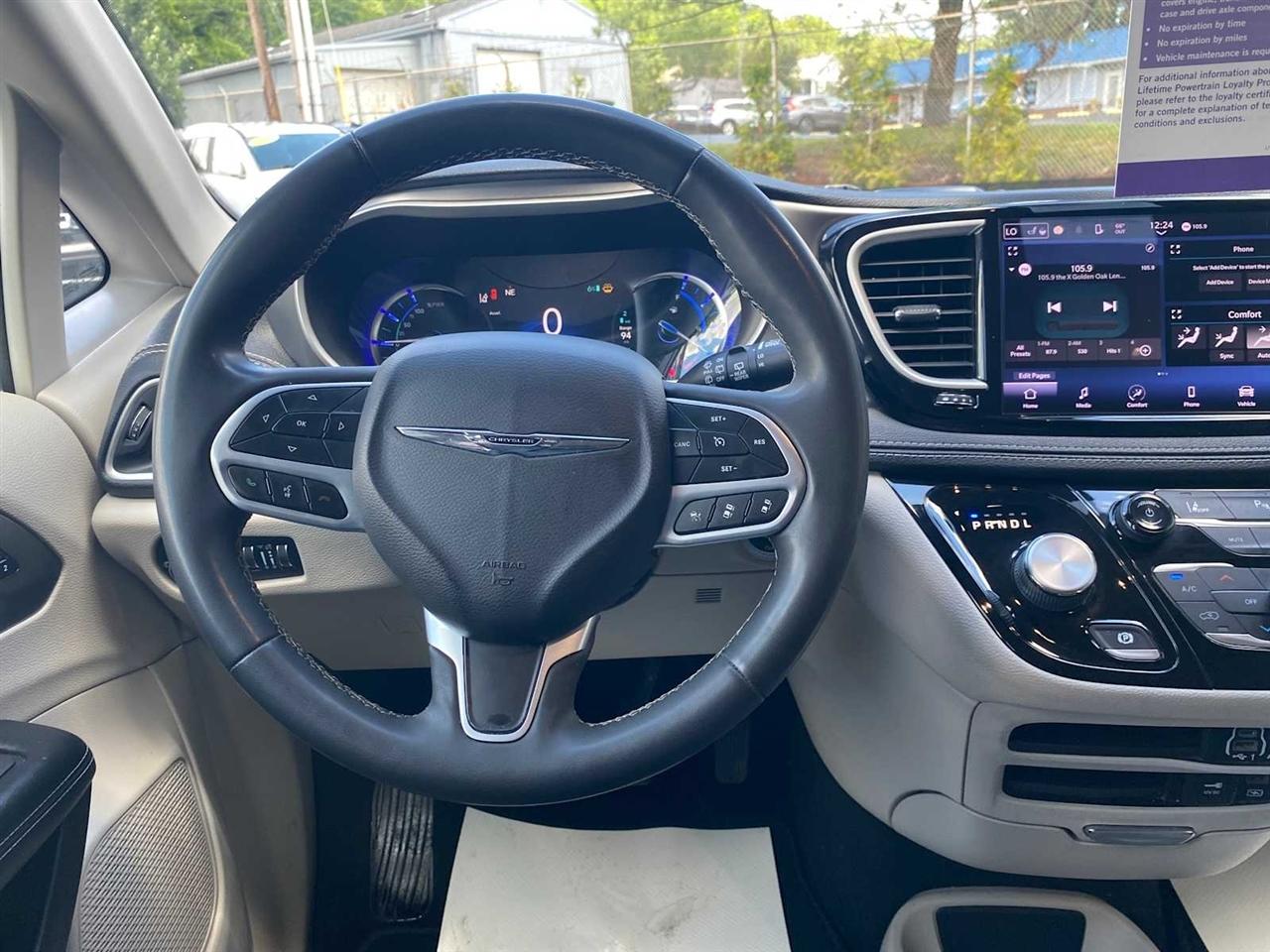 Chrysler Pacifica Hybrid Touring L 2022