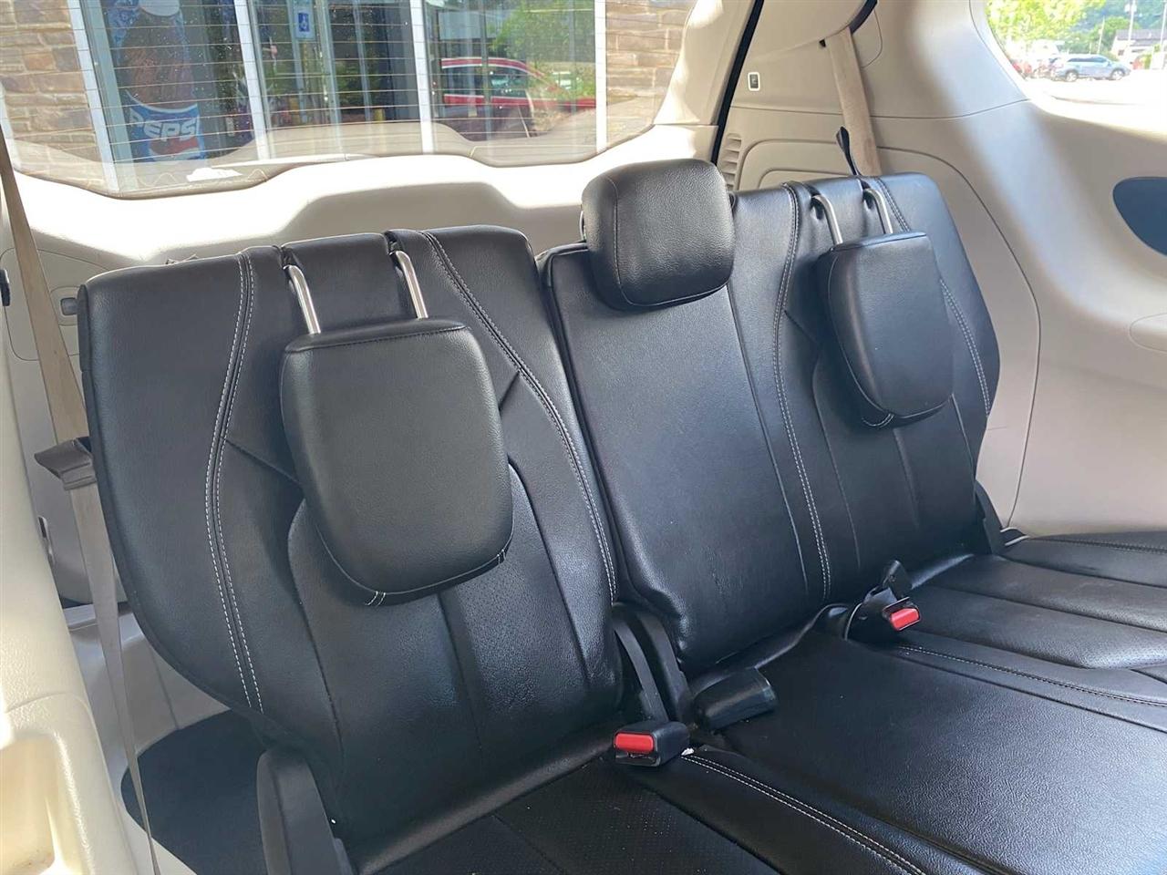 Chrysler Pacifica Hybrid Touring L 2022