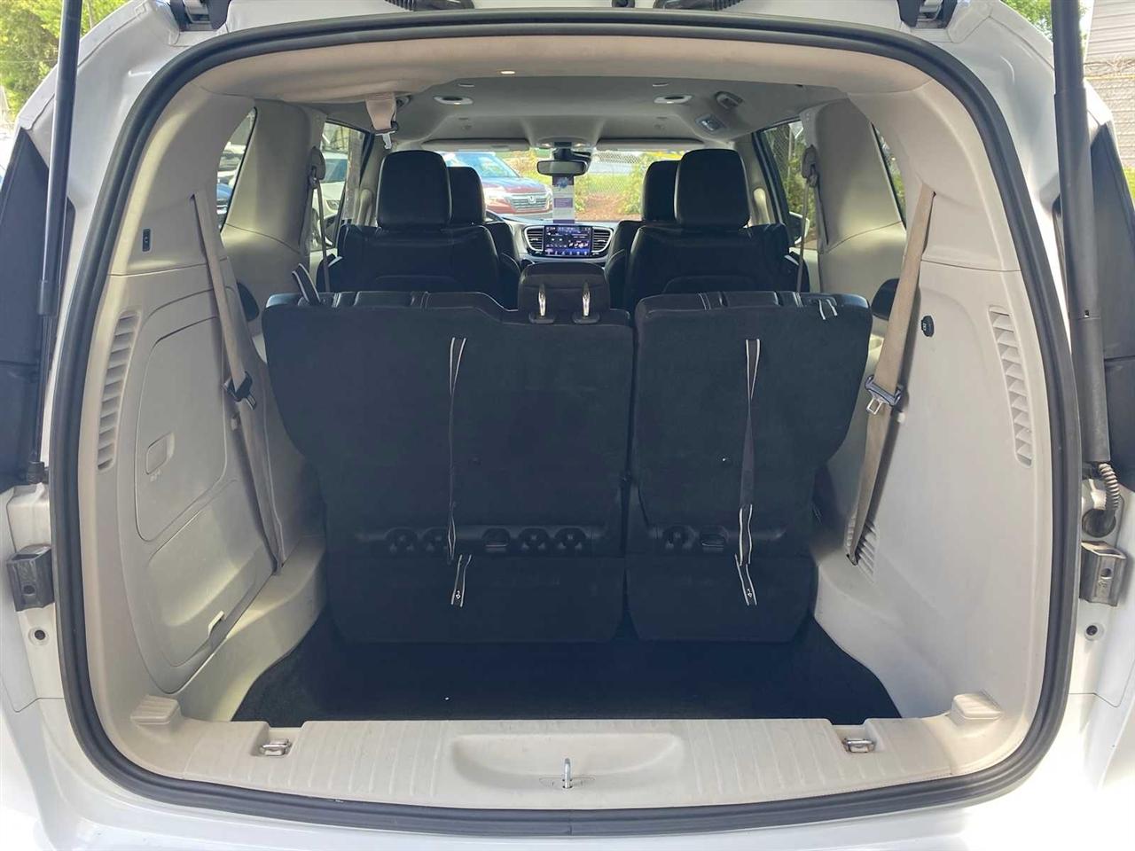 Chrysler Pacifica Hybrid Touring L 2022