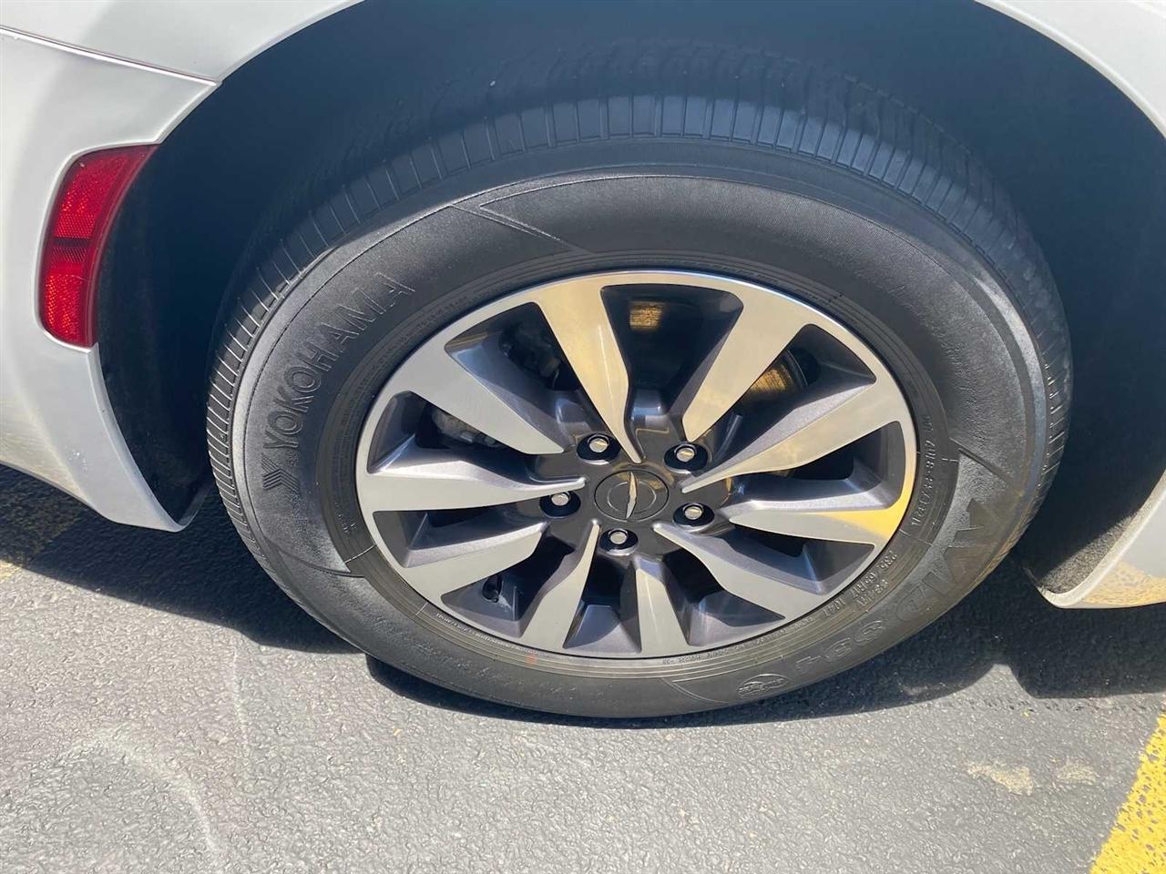 Chrysler Pacifica Hybrid Touring L 2022