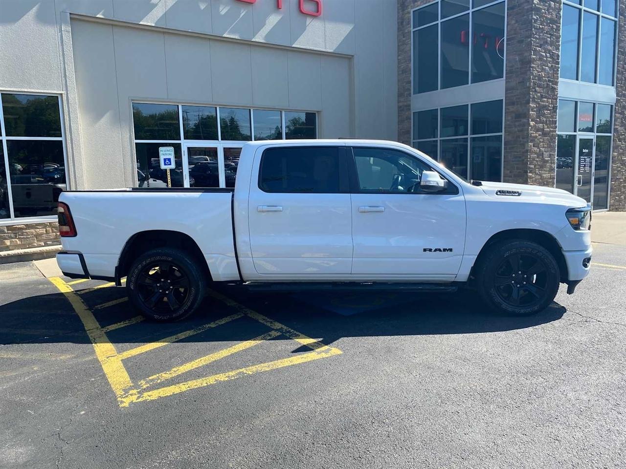 RAM 1500 Big Horn Crew Cab SWB 4WD 2020