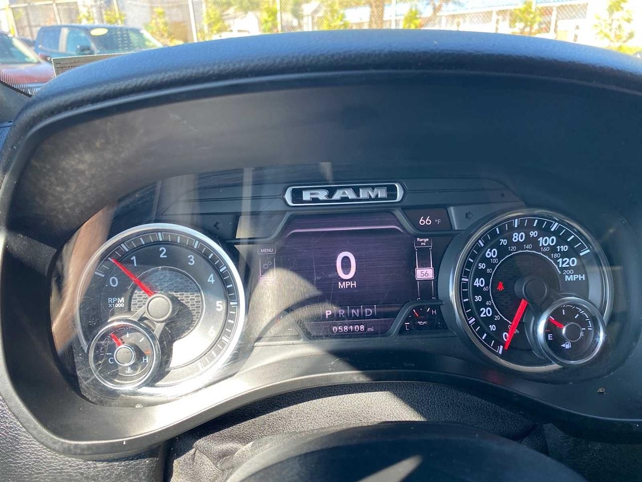 RAM 1500 Big Horn Crew Cab SWB 4WD 2020