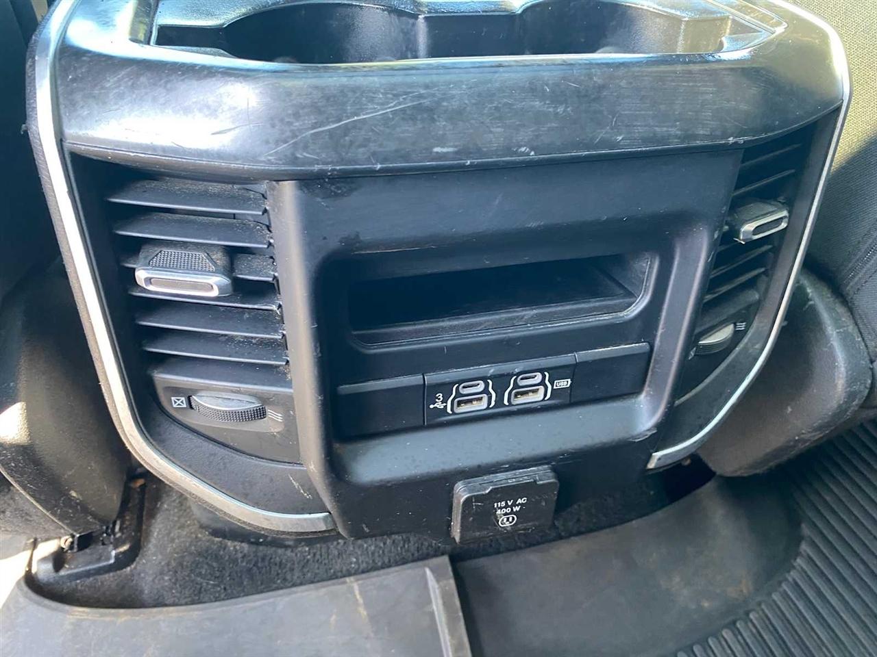 RAM 1500 Big Horn Crew Cab SWB 4WD 2020