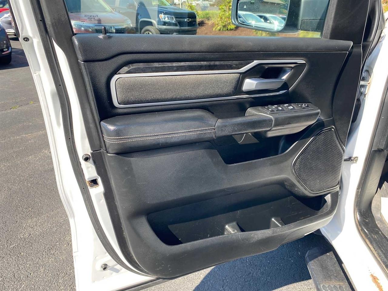 RAM 1500 Big Horn Crew Cab SWB 4WD 2020