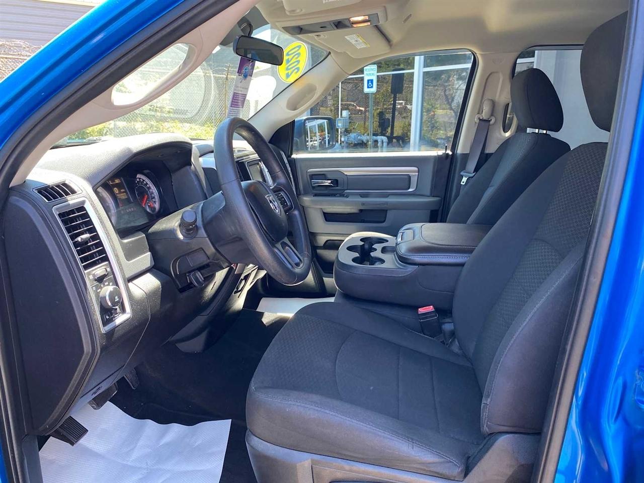 RAM 1500 SLT Quad Cab 4WD 2020