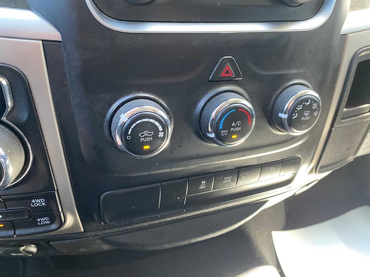 RAM 1500 SLT Quad Cab 4WD 2020