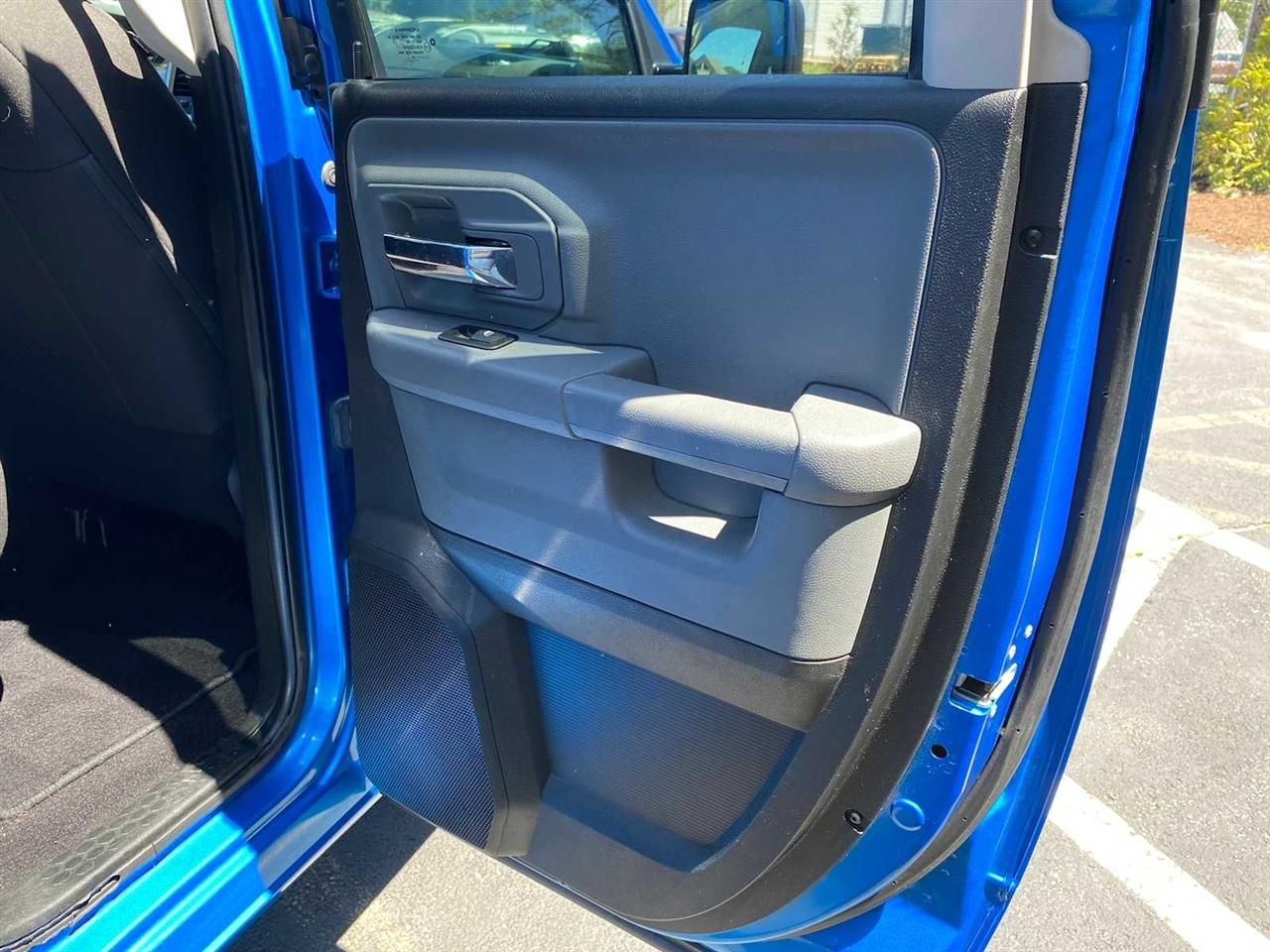 RAM 1500 SLT Quad Cab 4WD 2020