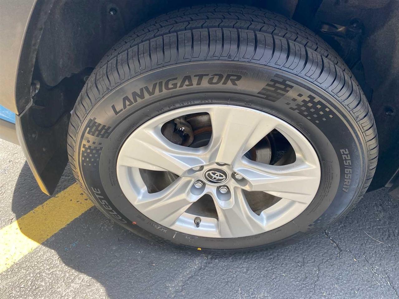 Toyota RAV4 XLE AWD 2019