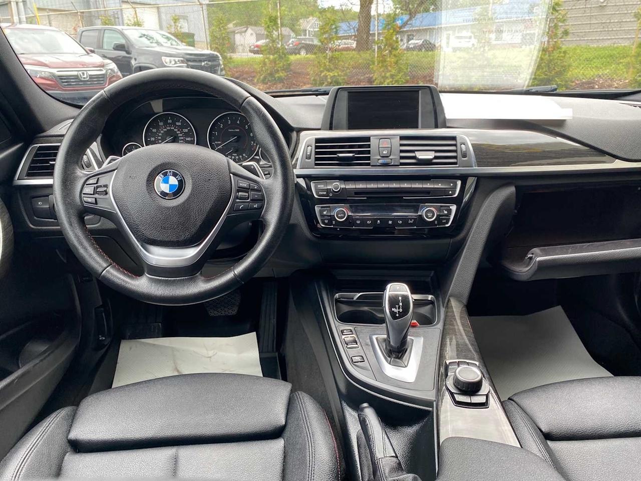 BMW 3-Series 330i SULEV Sedan 2017