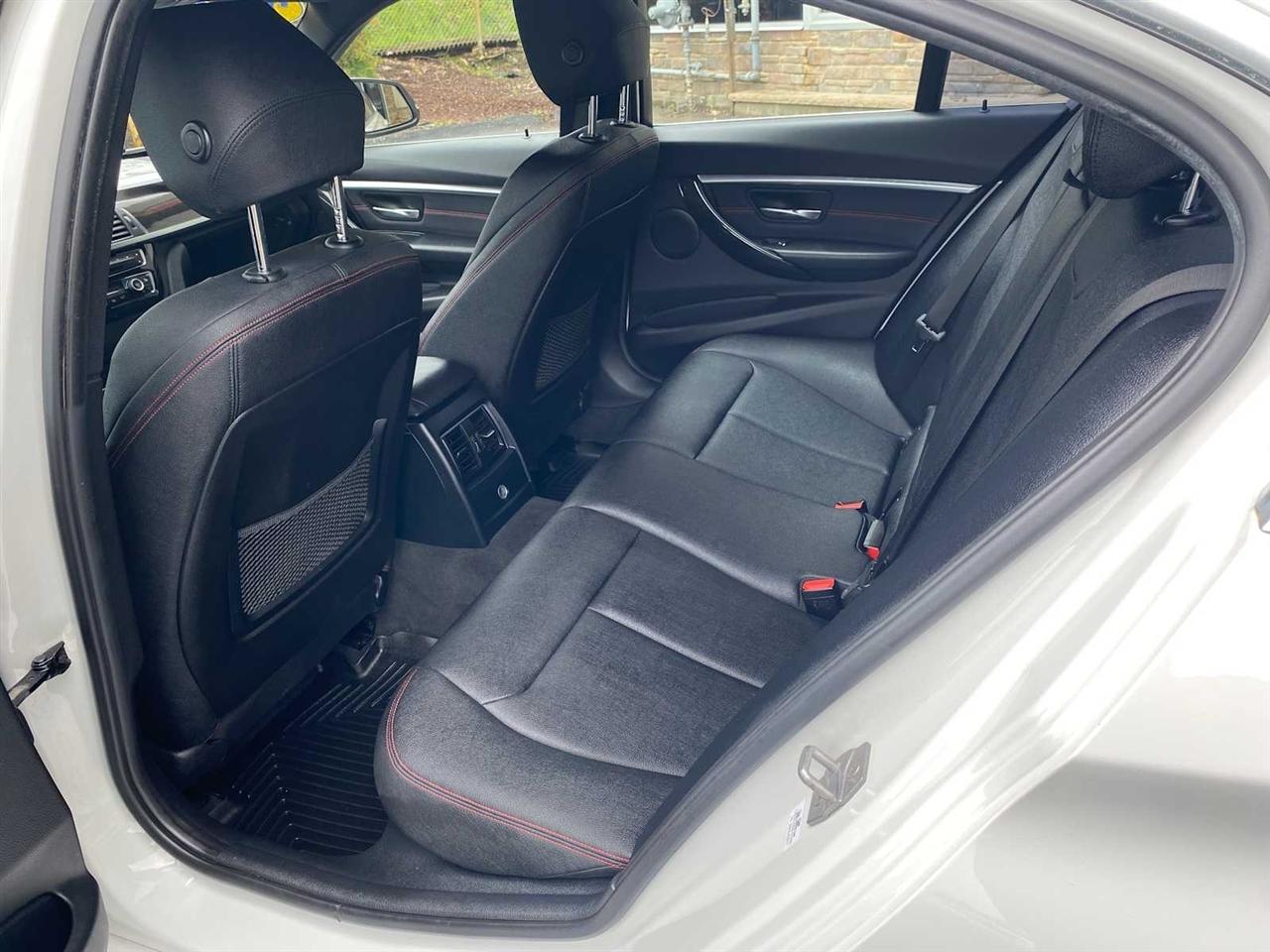 BMW 3-Series 330i SULEV Sedan 2017