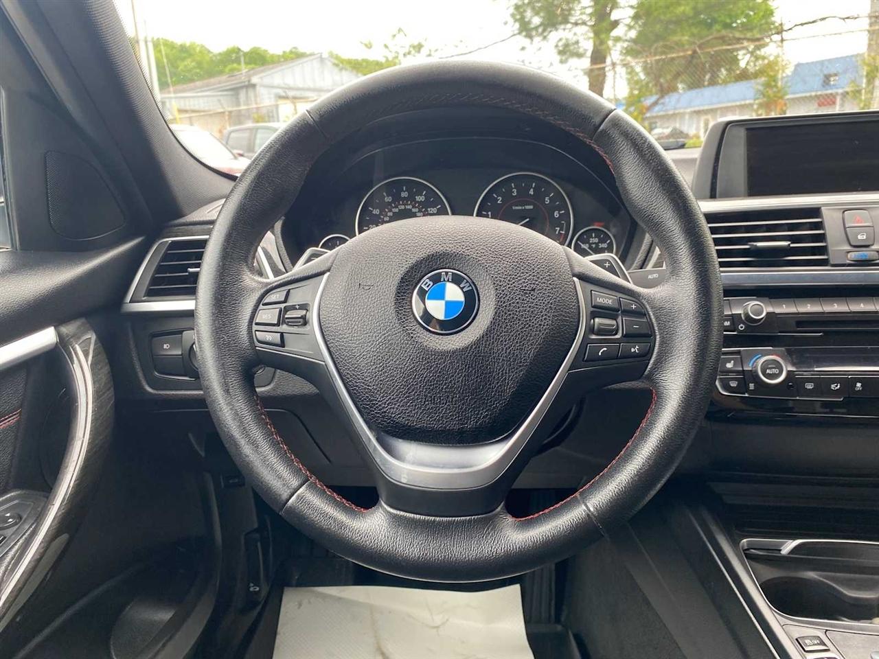 BMW 3-Series 330i SULEV Sedan 2017