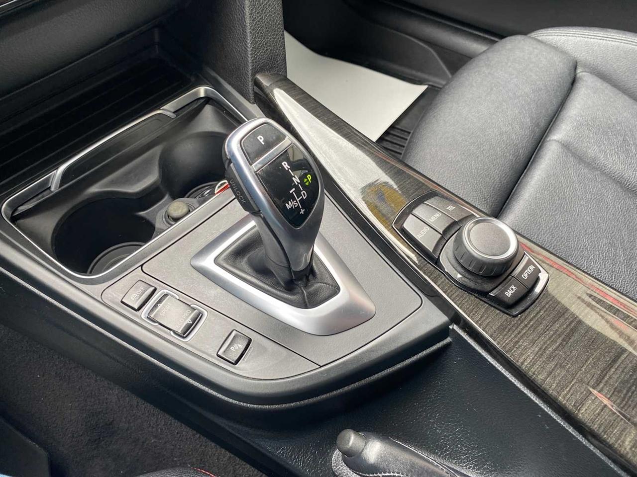 BMW 3-Series 330i SULEV Sedan 2017