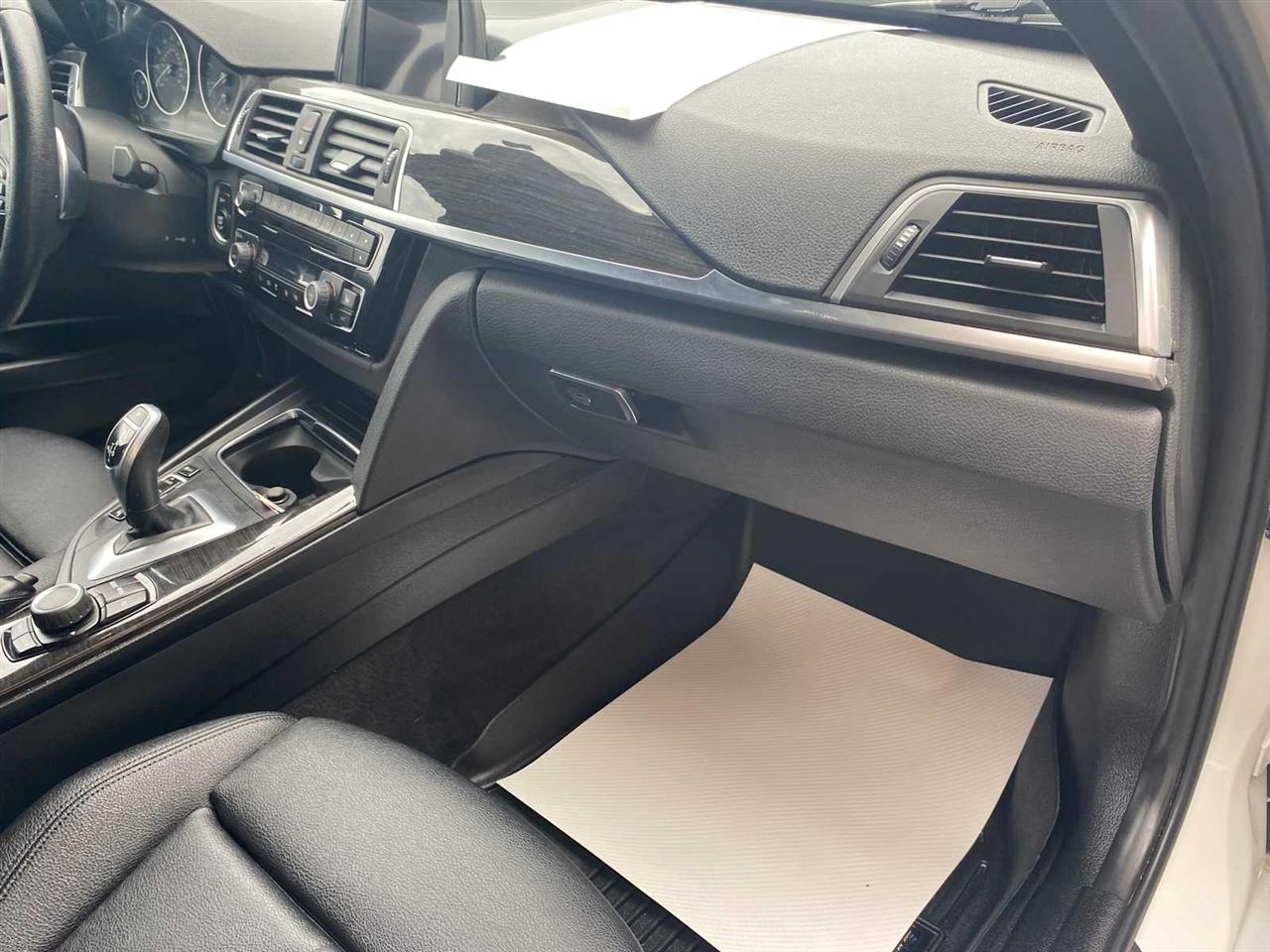 BMW 3-Series 330i SULEV Sedan 2017