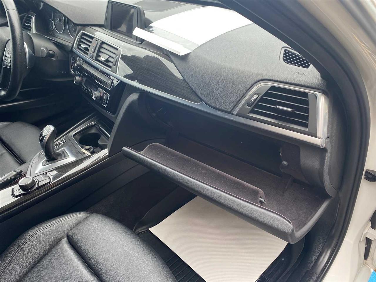 BMW 3-Series 330i SULEV Sedan 2017