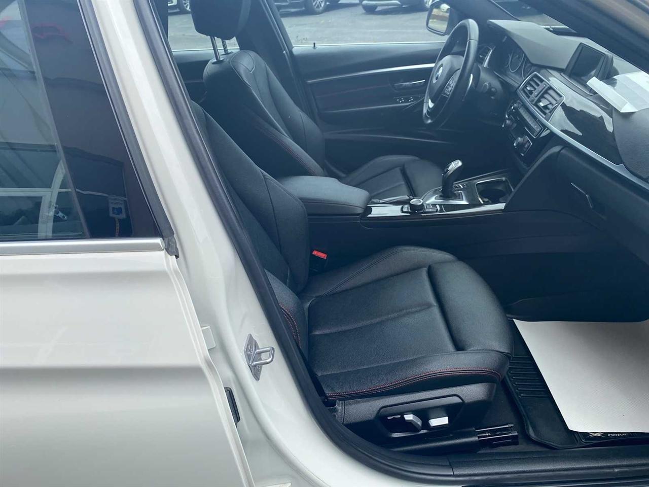 BMW 3-Series 330i SULEV Sedan 2017
