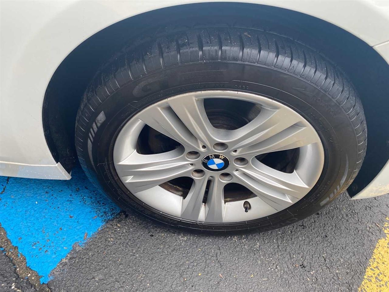 BMW 3-Series 330i SULEV Sedan 2017