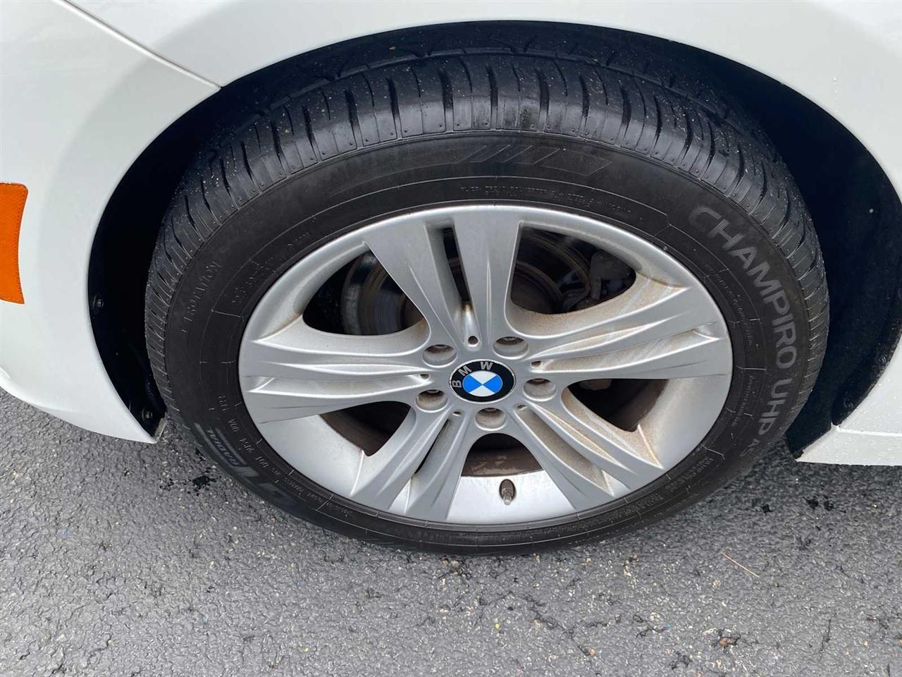 BMW 3-Series 330i SULEV Sedan 2017