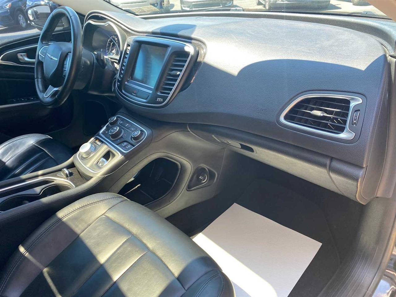 Chrysler 200 C 4D Sedan 2015