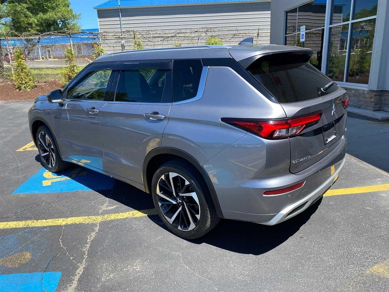 Mitsubishi Outlander SEL 4WD 2023