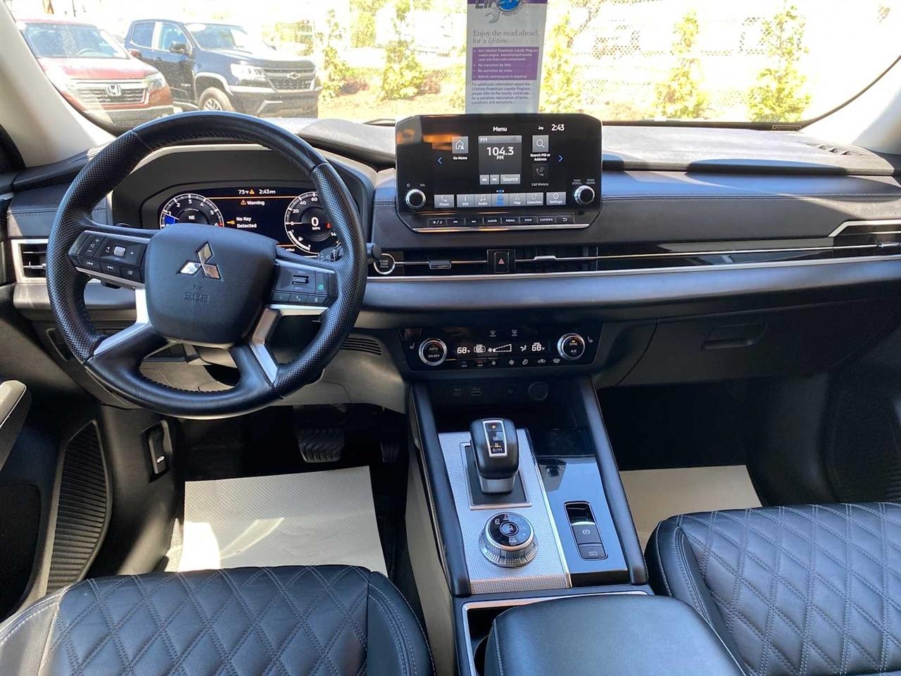 Mitsubishi Outlander SEL 4WD 2023