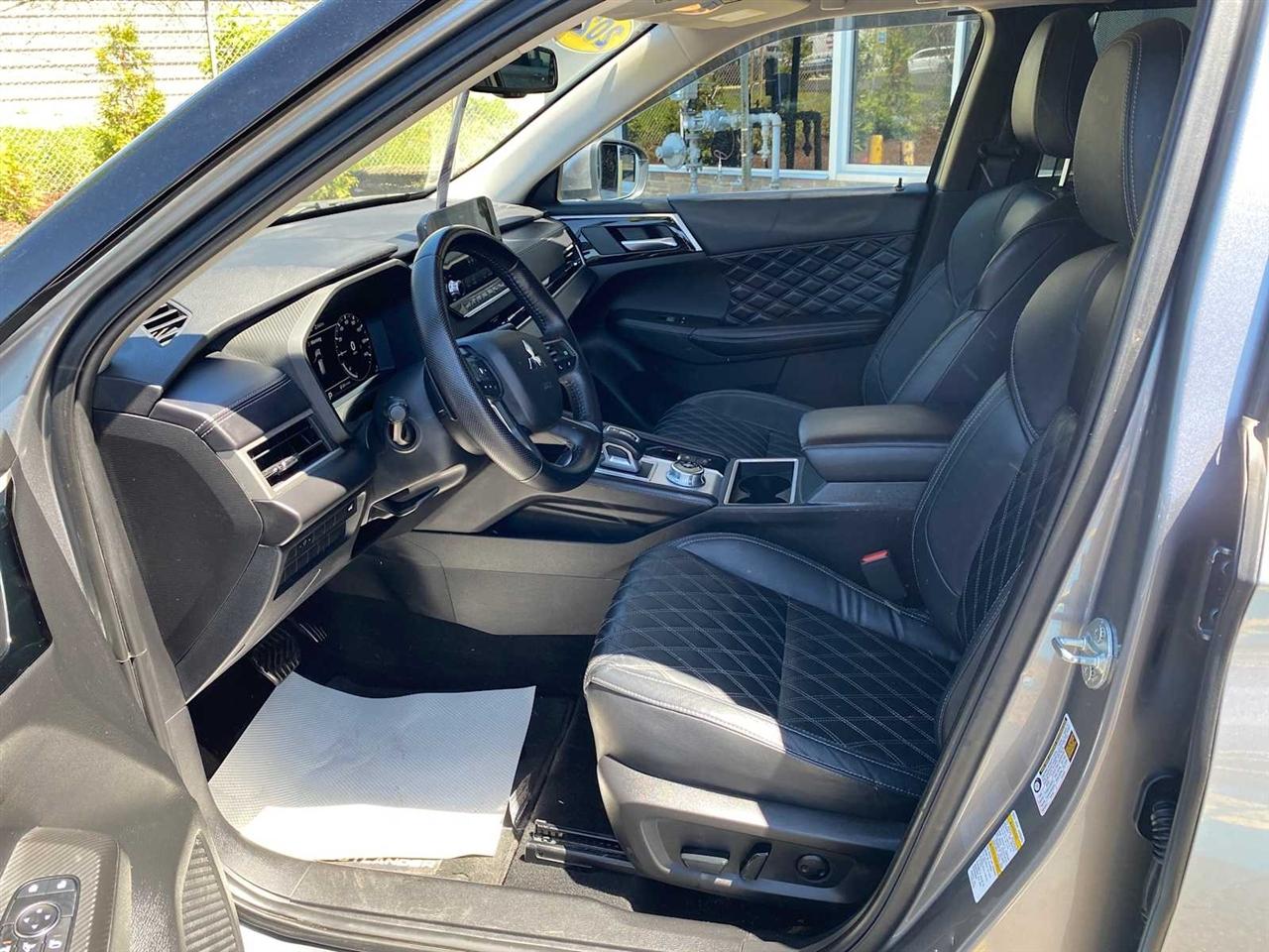 Mitsubishi Outlander SEL 4WD 2023
