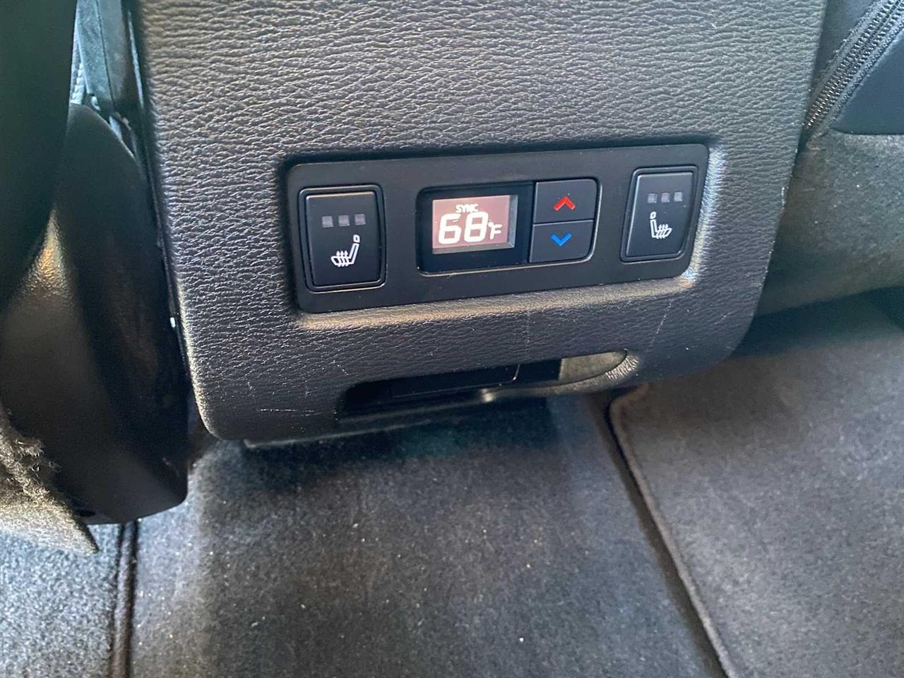 Mitsubishi Outlander SEL 4WD 2023